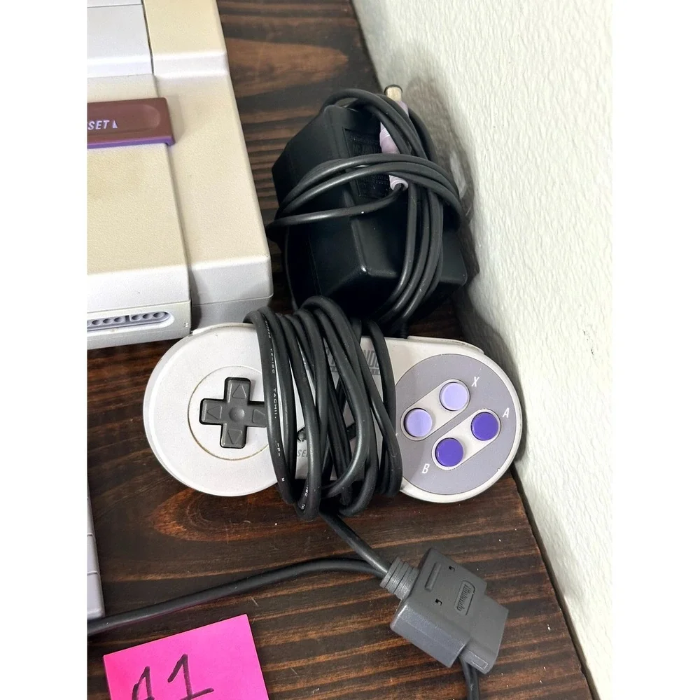 Super Nintendo Entertainment System SNES Console w/ Controller & NBA JAM